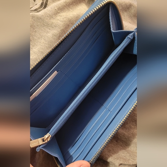 Coach Signature PVC leather accordion zip wallet - Picture 5 of 10